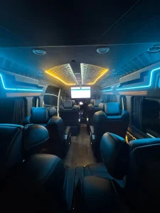 Sewa HiAce Luxury, Rekomendasi HiAce Malang, Sewa HiAce Malang, Sewa HiAce Malang untuk Rombongan, Sewa HiAce Malang Unit Bersih Terawat untuk Perjalanan Nyaman dan Aman, Kelebihan Sewa HiAce Luxury, Perbedaan HiAce Luxury, Premio, dan Commuter