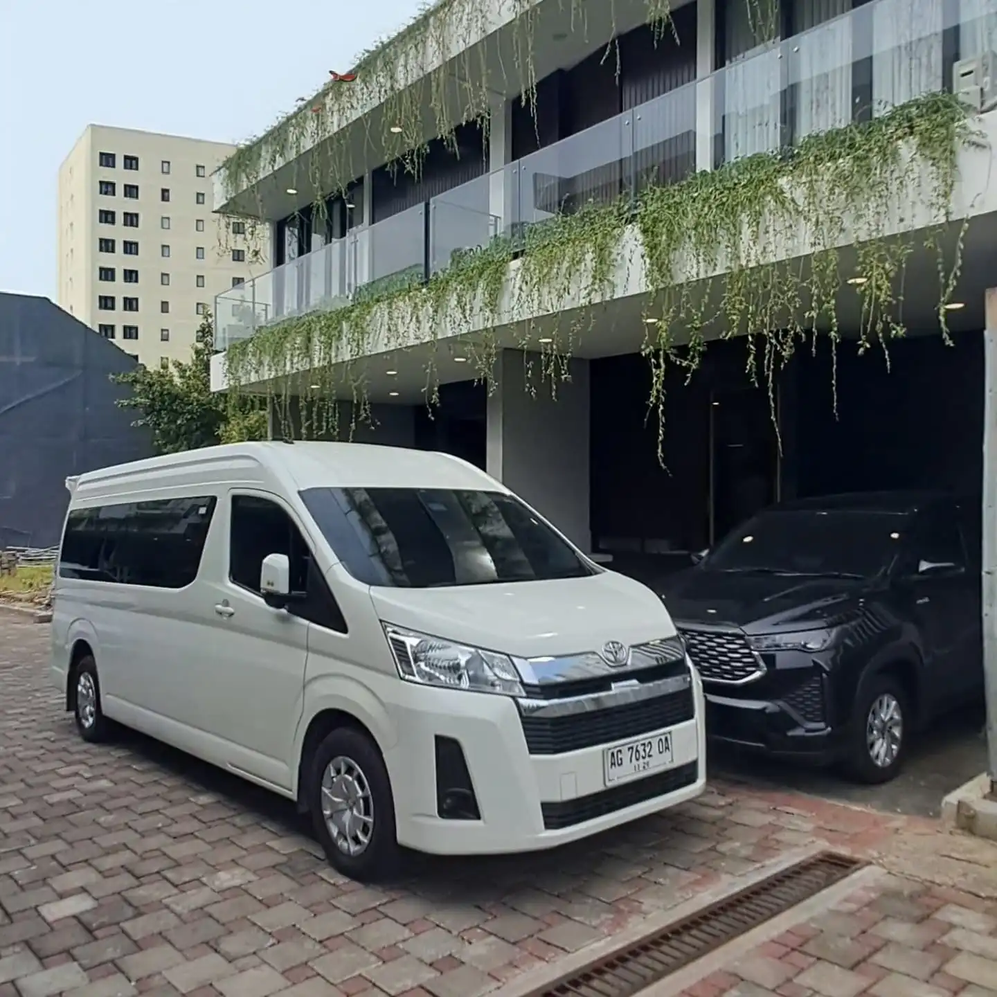 Sewa HiAce Premio, Sewa hiace premio, Kelebihan sewa HiAce Premio Malang