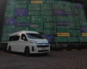Rental HiAce Malang, Sewa HiAce Wisata, Sewa HiAce Malang Surabaya