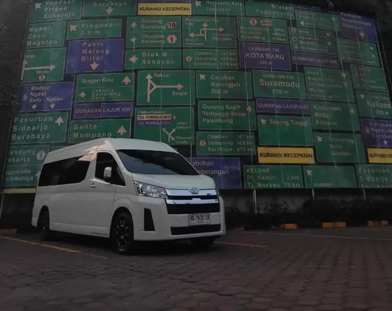 Rental HiAce Malang, Sewa HiAce Wisata, Sewa HiAce Malang Surabaya