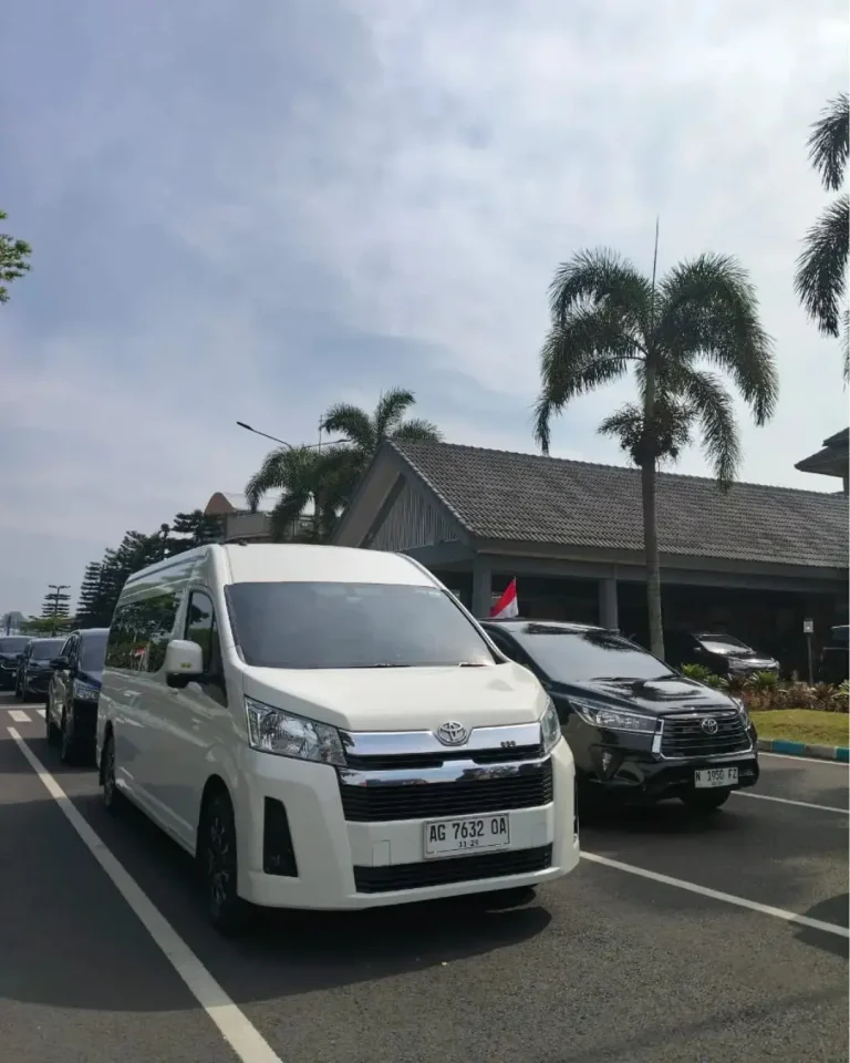 sewa hiace murah