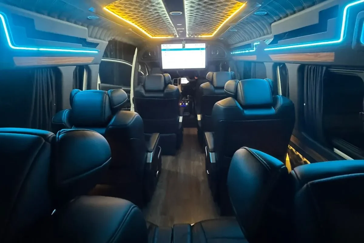 Sewa HiAce Luxury, Rekomendasi HiAce Malang, Sewa HiAce Malang, Sewa HiAce Malang untuk Rombongan