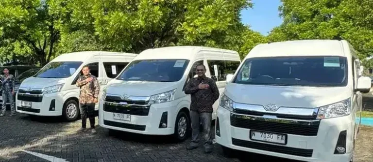 Keunggulan HiAce Commuter, Cari Sewa HiAce Malang, Sewa HiAce Malang Plus Driver, Sewa HiAce untuk Wedding, Tips Liburan Hemat, Kelebihan sewa HiAce Premio Malang, Sewa HiAce Plus Driver, Sewa HiAce Luxury Malang Batu