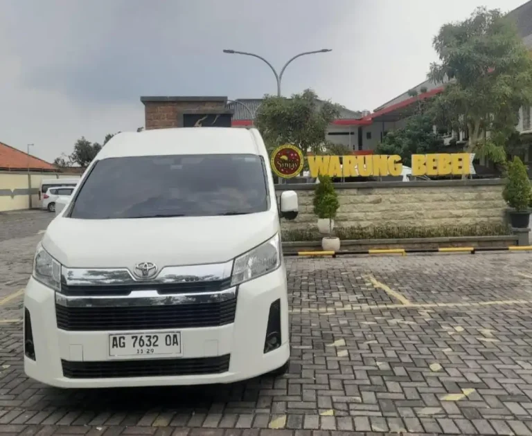 HiAce Premio Malang