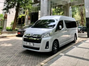 Rental HiAce Luxury, Sewa HiAce Malang Unit Bersih Terawat, Sewa HiAce untuk Wedding, Perbedaan HiAce Commuter vs Premio, Perbedaan HiAce Luxury, Premio, dan Commuter, Sewa HiAce ke Bromo, Sewa HiAce antar kota, Sewa HiAce Plus Driver