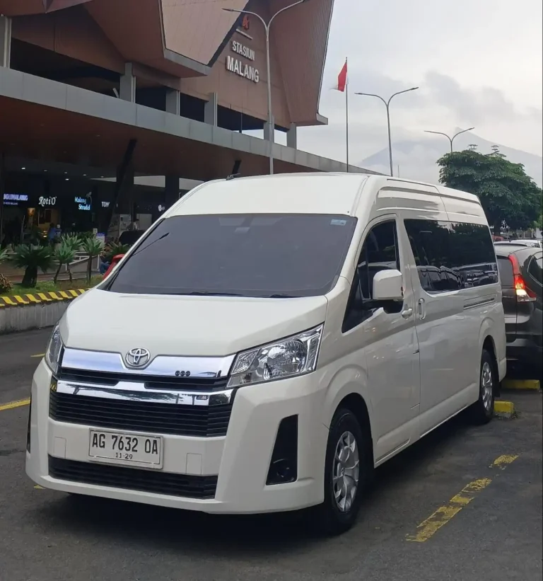 Rental HiAce Premio, Sewa HiAce Malang untuk Rombongan, Sewa HiAce ke Bromo, Sewa HiAce antar kota