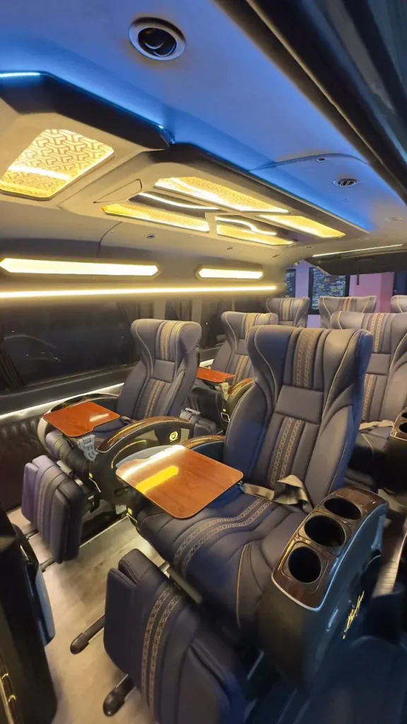 Sewa HiAce Malang Unit Bersih Terawat, Rental HiAce Luxury, Kelebihan Sewa HiAce Luxury