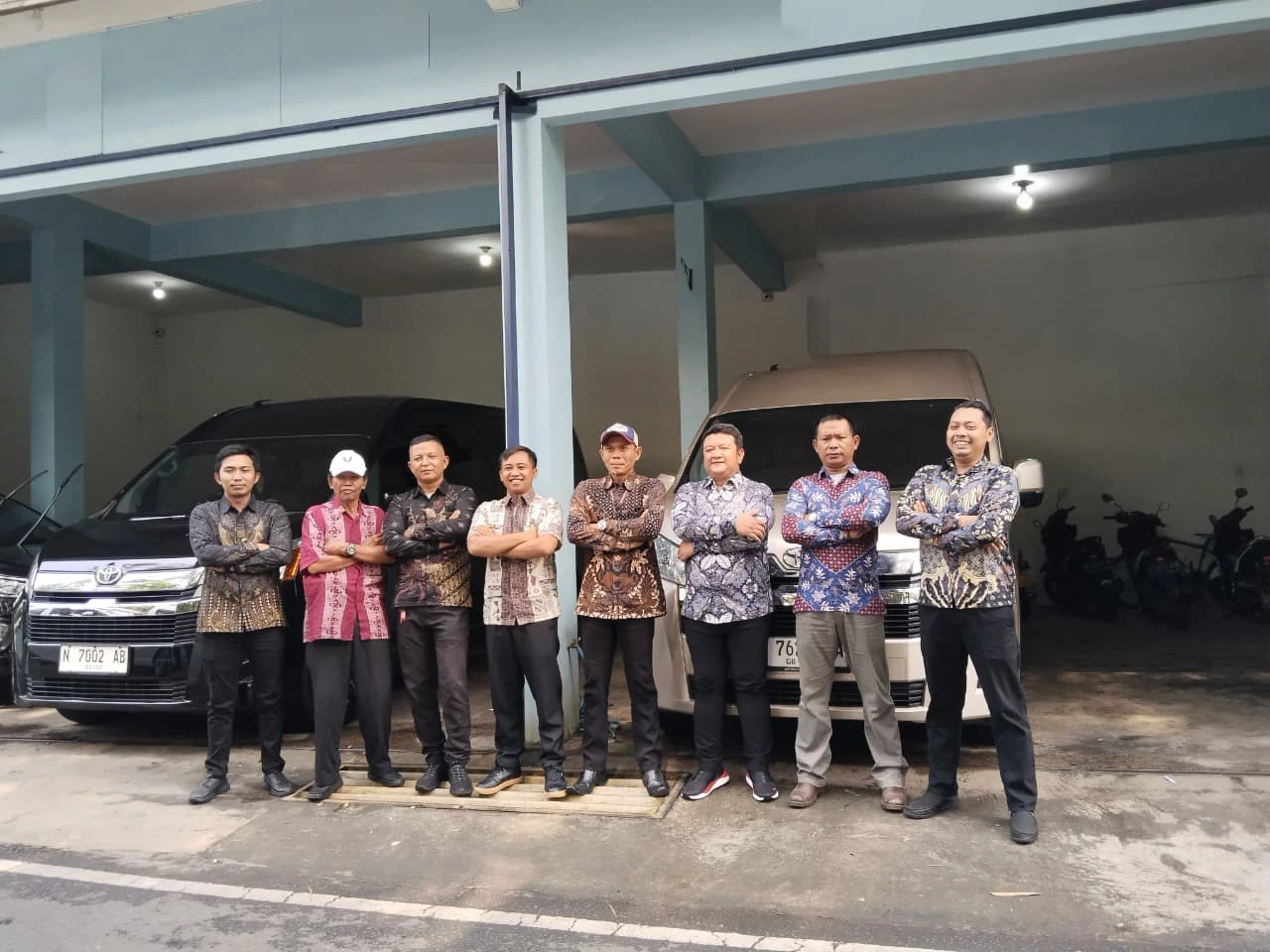 Sewa HiAce Malang Plus Driver, Sewa Mobil Malang, Kelebihan Sewa HiAce Luxury, Kelebihan sewa HiAce Premio Malang