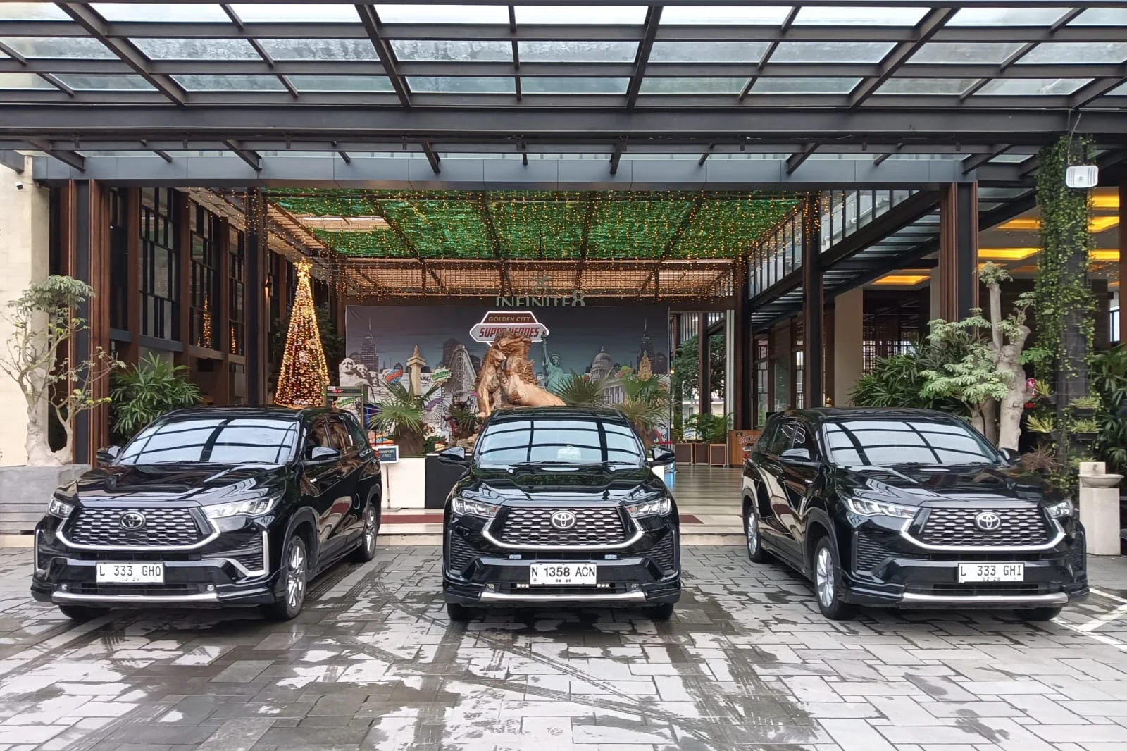 Sewa Innova Zenix Malang, Kelebihan Sewa HiAce Dibanding Mobil MPV Biasa