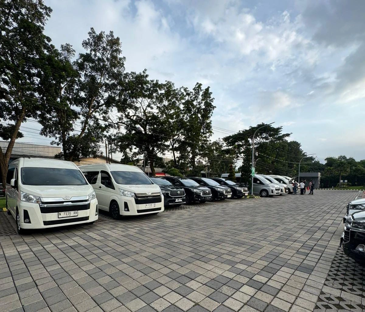 Liburan Tahun Baru, Cara memilih rental mobil terpercaya, Tips sewa mobil, Rekomendasi Sewa Mobil Malang, Sewa Mobil Malang Batu, Tips Memilih Mobil MPV, Rekomendasi Mobil Keluarga, Kesalahan umum saat sewa mobil, Sewa Mobil Malang