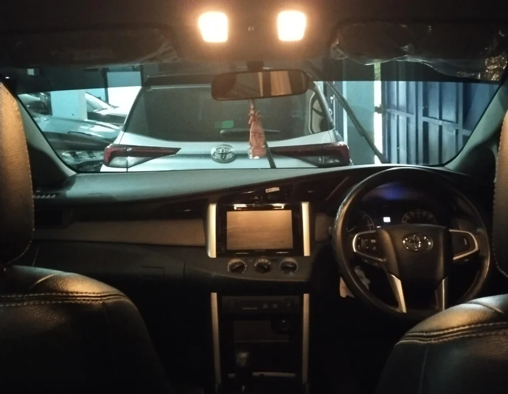 Interior Innova Reborn