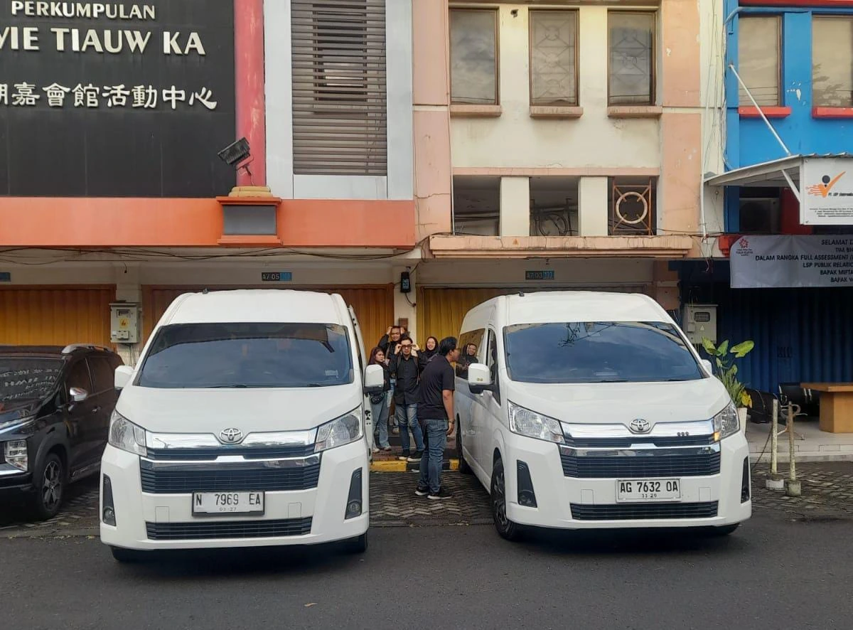Sewa HiAce untuk Gathering