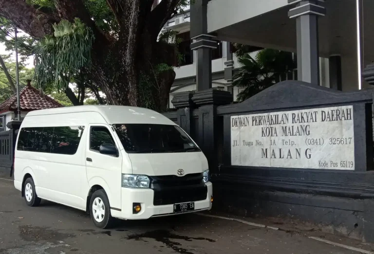 Sewa Hiace Commuter untuk Lebaran
